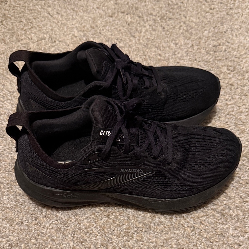Brooks Women's Black Glycerin 22 Shoes